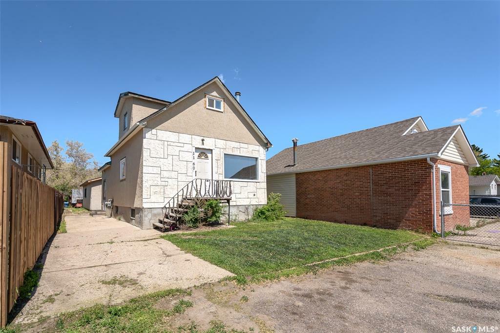 Property Photo: 1160 Coteau Street W SK S6H 5G5