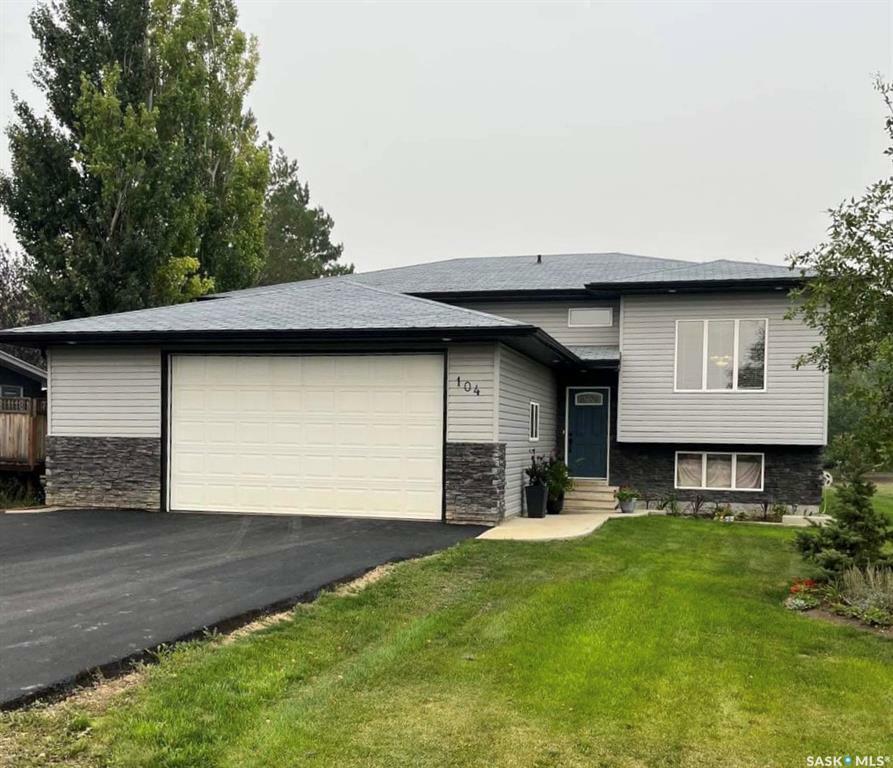 Property Photo: 104 4th Street E SK S0L 2L0