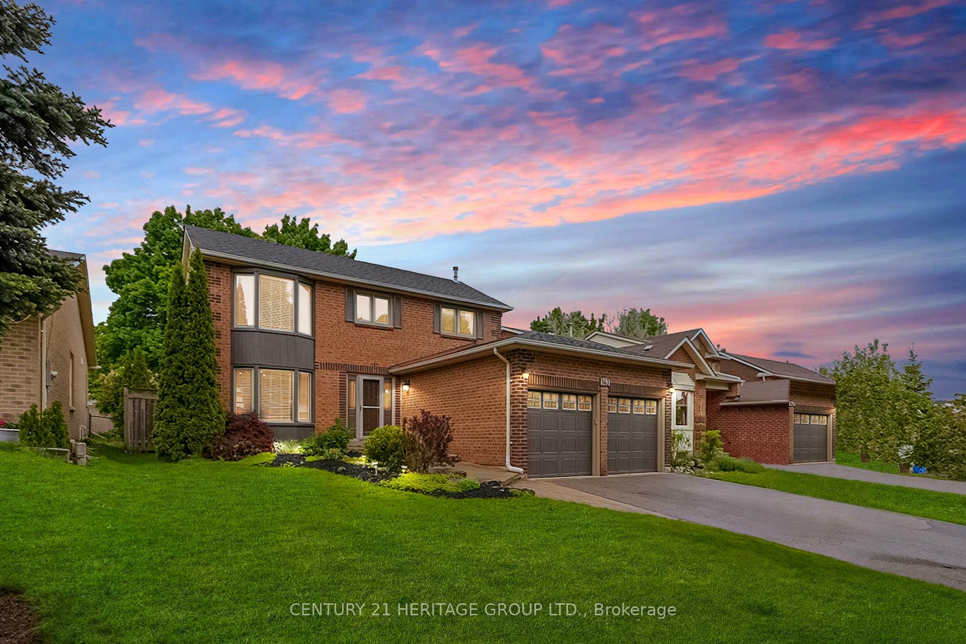 Photo de la propriété: 143 John Bowser Crescent ON L3Y 7N4