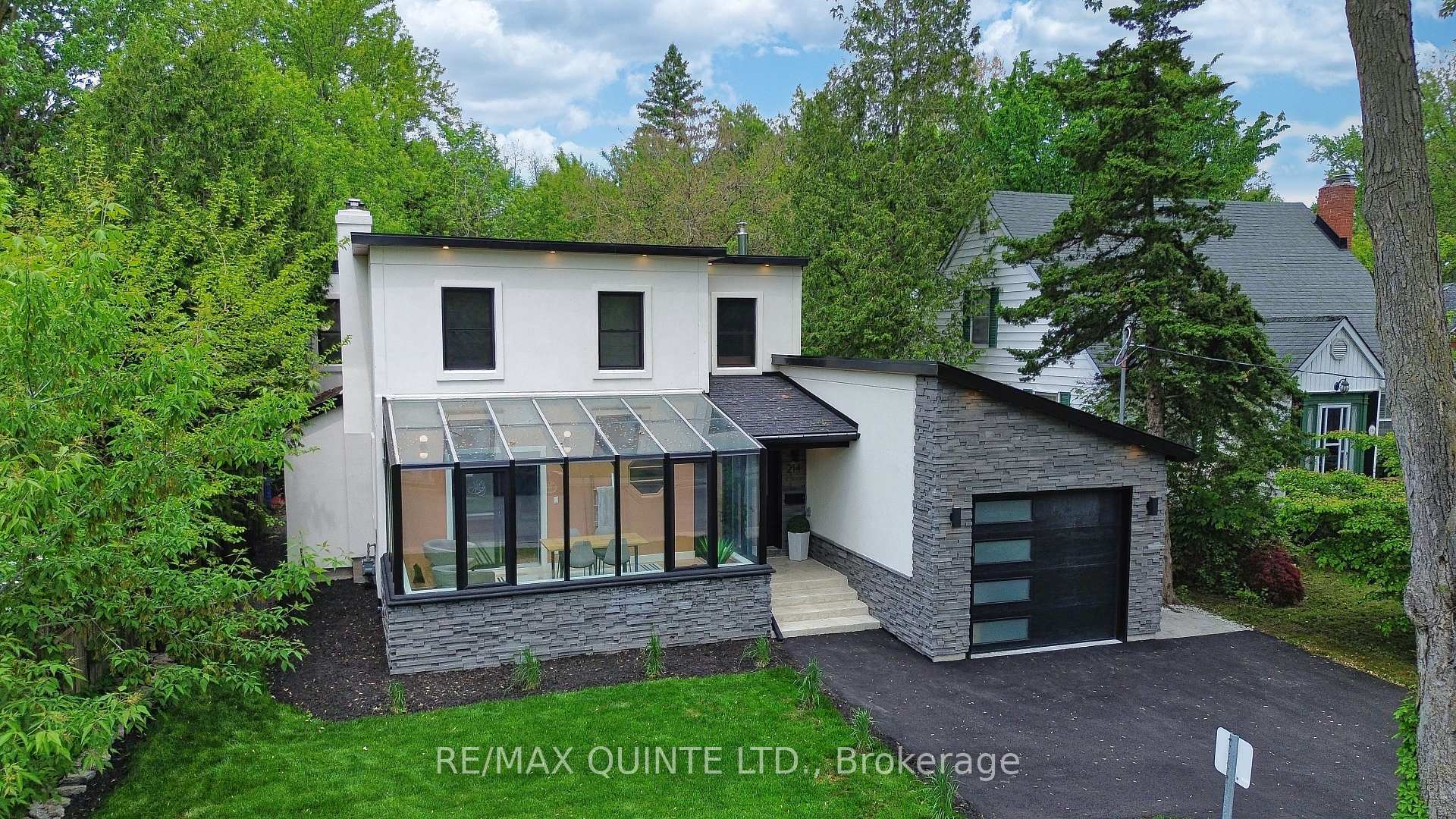 Property Photo: 214 Victoria Avenue ON K8N 2C3
