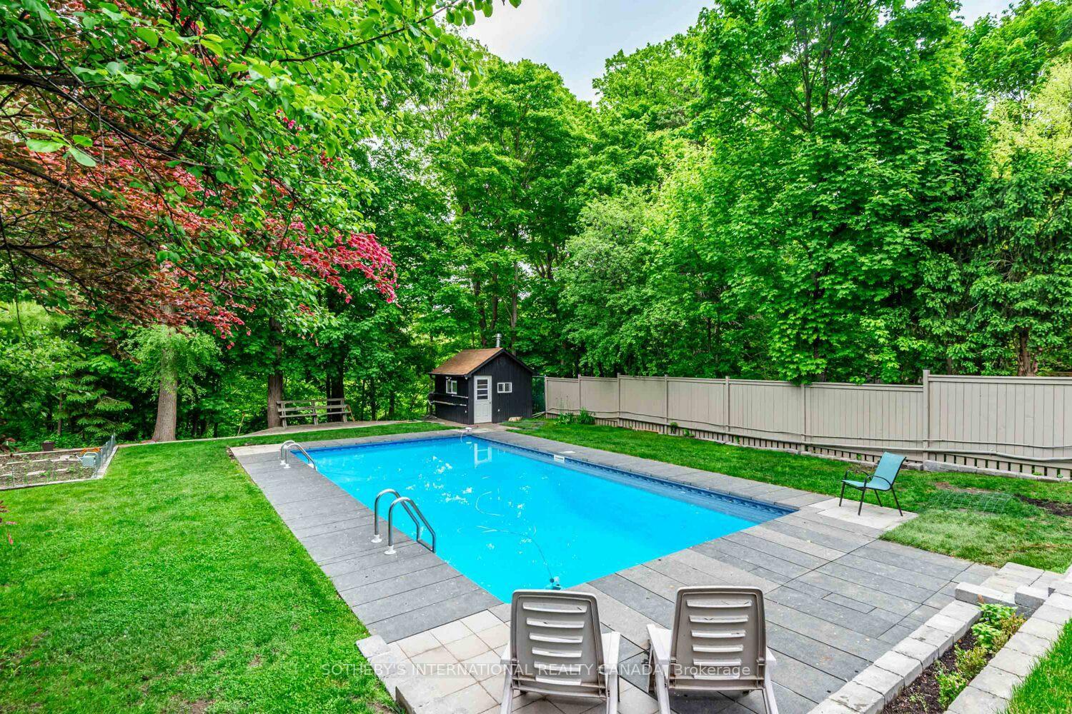 Property Photo:  34 Killdeer Crescent  ON M4G 2W8 