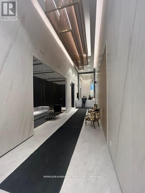 Property Photo: 319 Jarvis Street 806 ON M5B 0C8