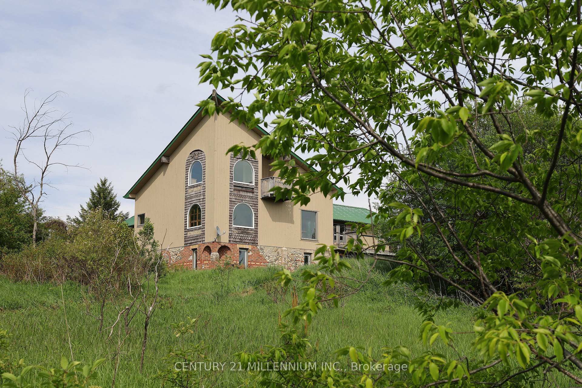 Photo de la propriété: 23 Grand View Road ON L9W 5L9