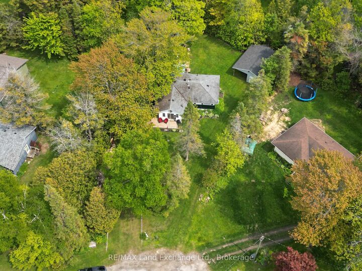 Property Photo: 702 Yosacha Place ON N2Z 2X3