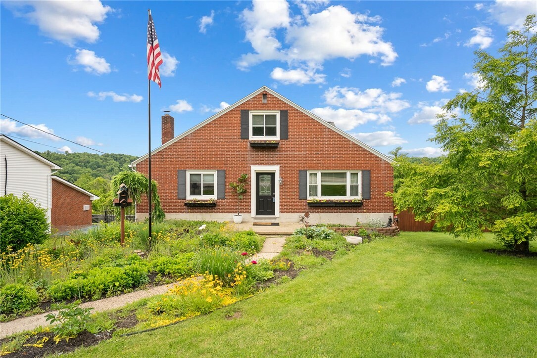 Property Photo:  1904 E National Pike  PA 15360 