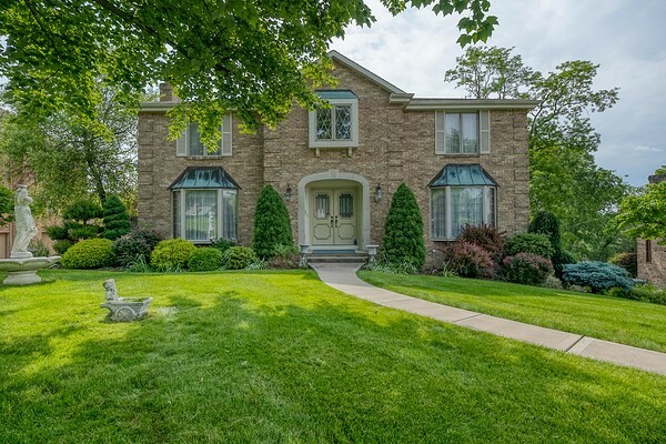 Property Photo: 401 Chelsea Dr PA 15025