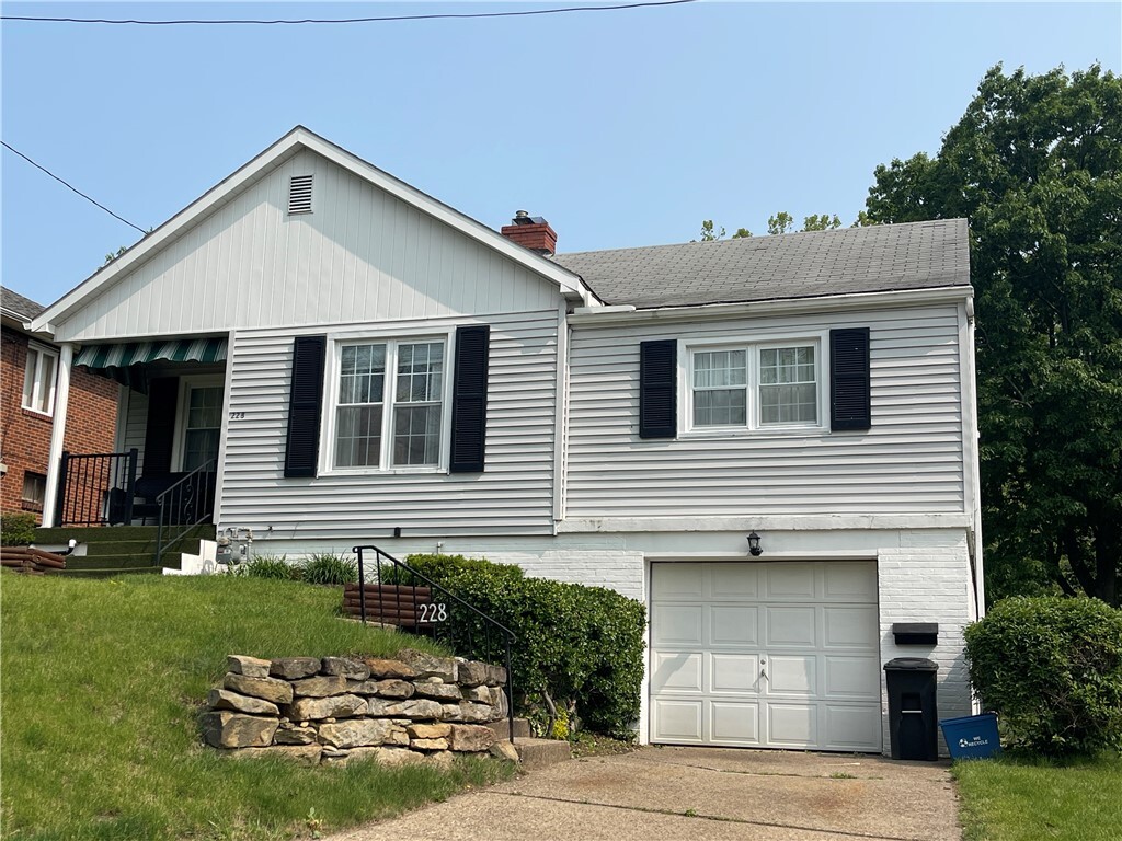 Property Photo: 228 Thornwood Dr PA 15317