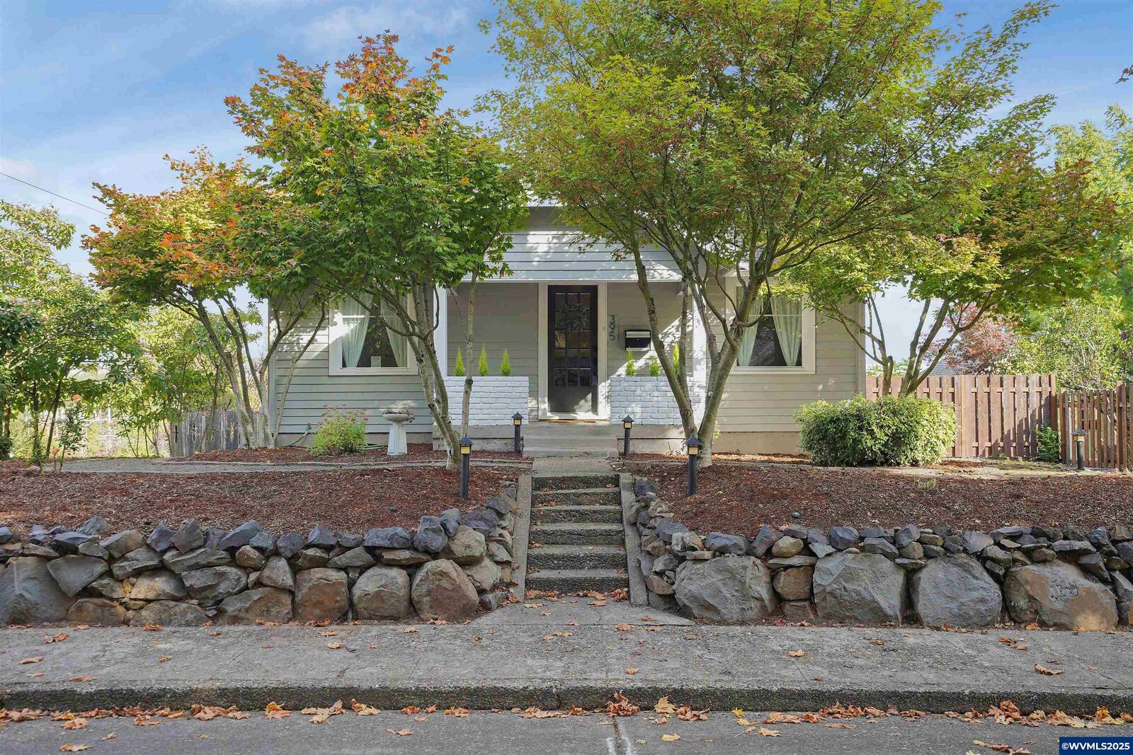 Property Photo:  395 Wilson St S  OR 97302 