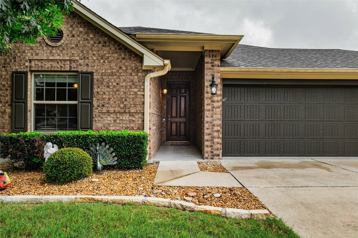 Property Photo: 1501 Daylily Loop TX 78626