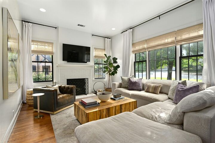 Property Photo: 1712 Hartford Road TX 78703