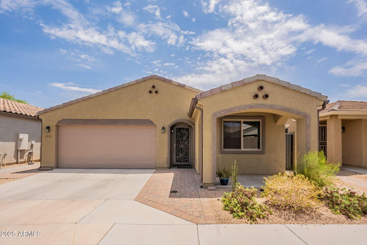 Property Photo: 1755 E Mesquite Avenue AZ 85119