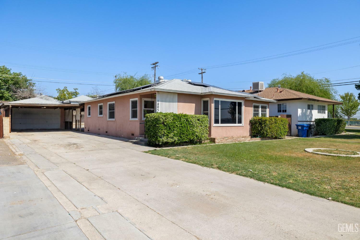Property Photo: 1805 Morgan Lane CA 93306