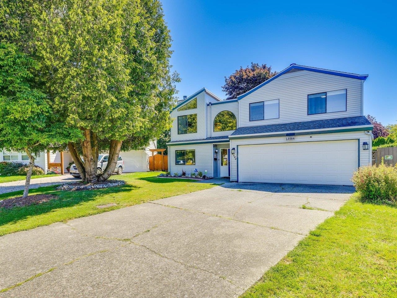 Property Photo: 14084 17B Avenue BC V4A 6S8