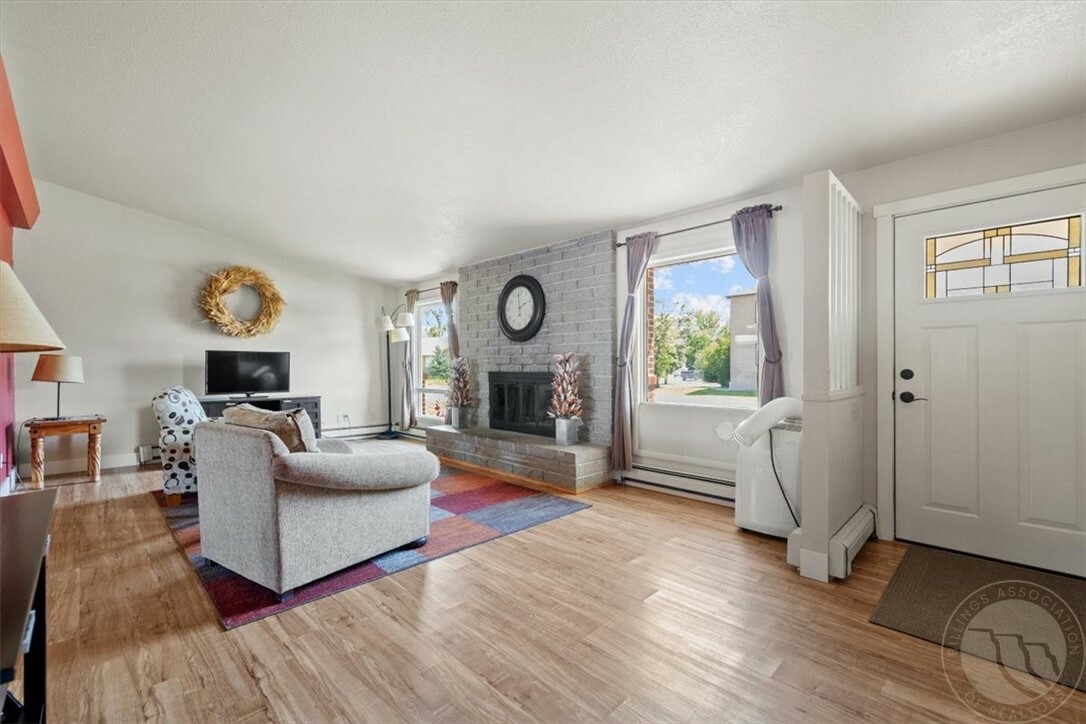Property Photo: 307 W 8th St MT 59034