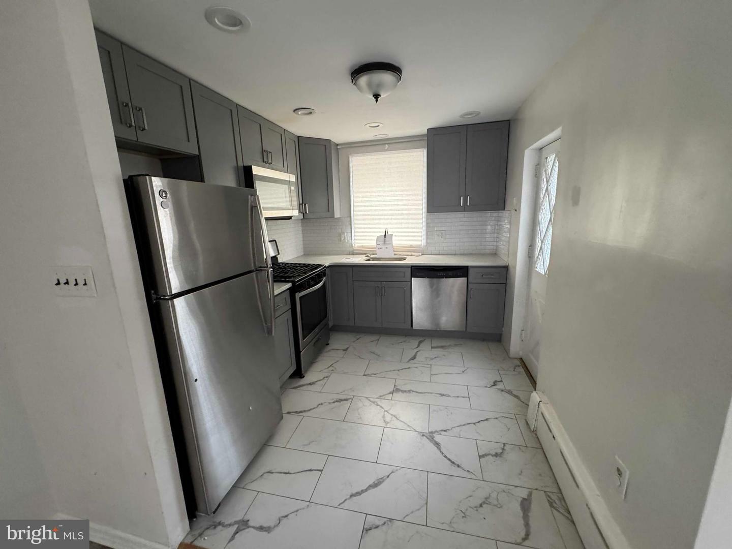 Property Photo: 1133 Mercy Street PA 19148