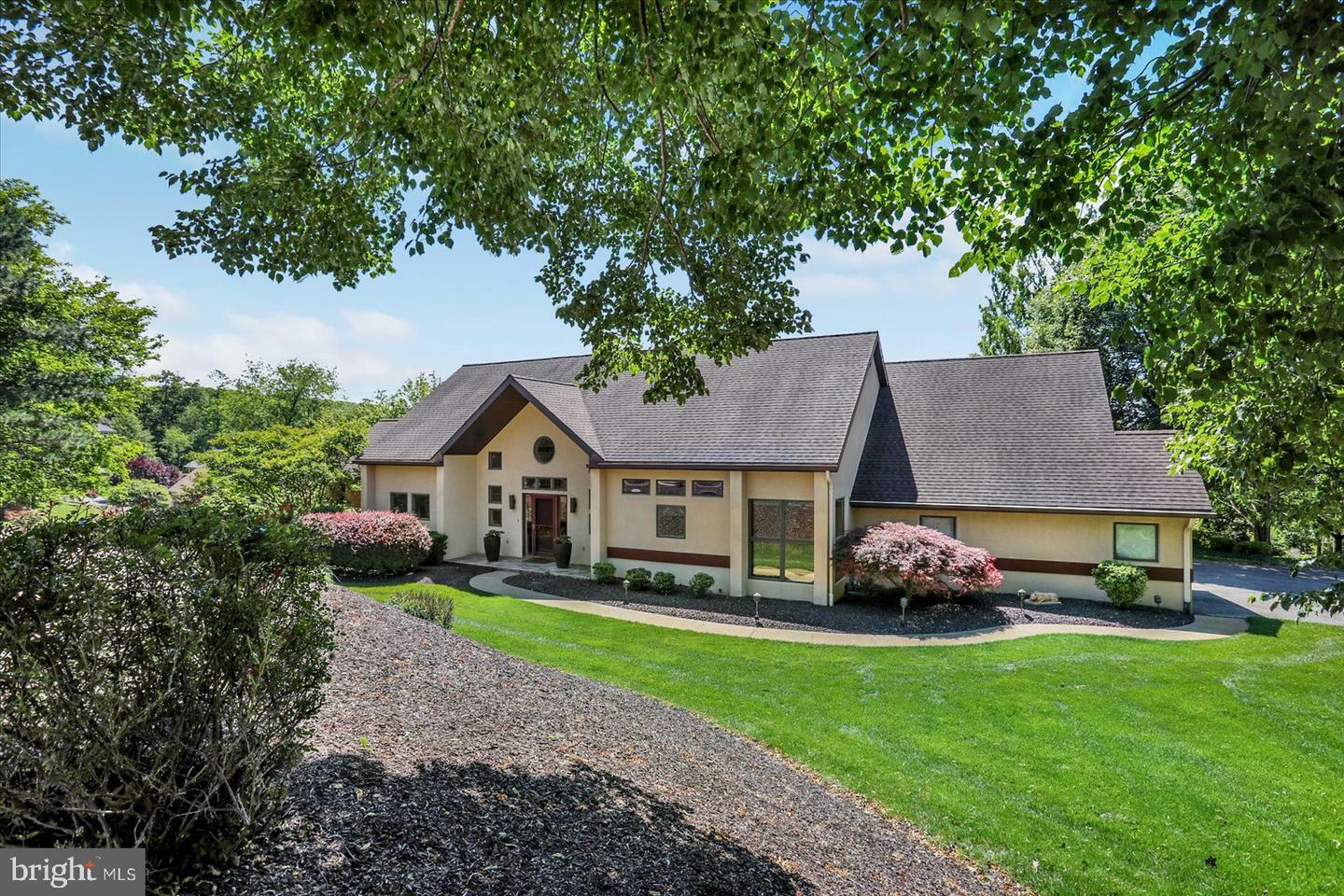 Property Photo: 3350 Saint Johns Court PA 17406
