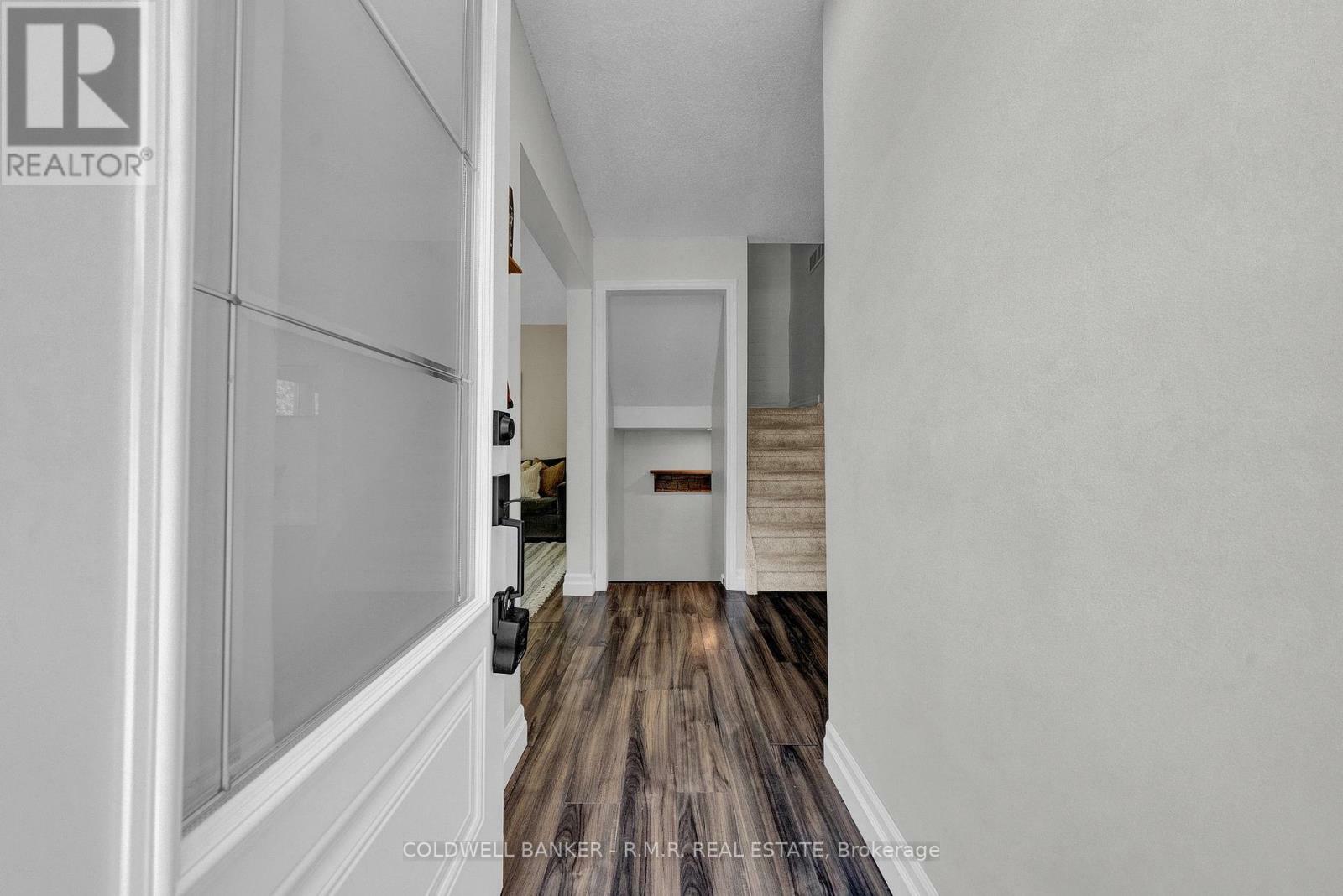 Photo de la propriété: 486 Neptune Court ON L1J 6E1