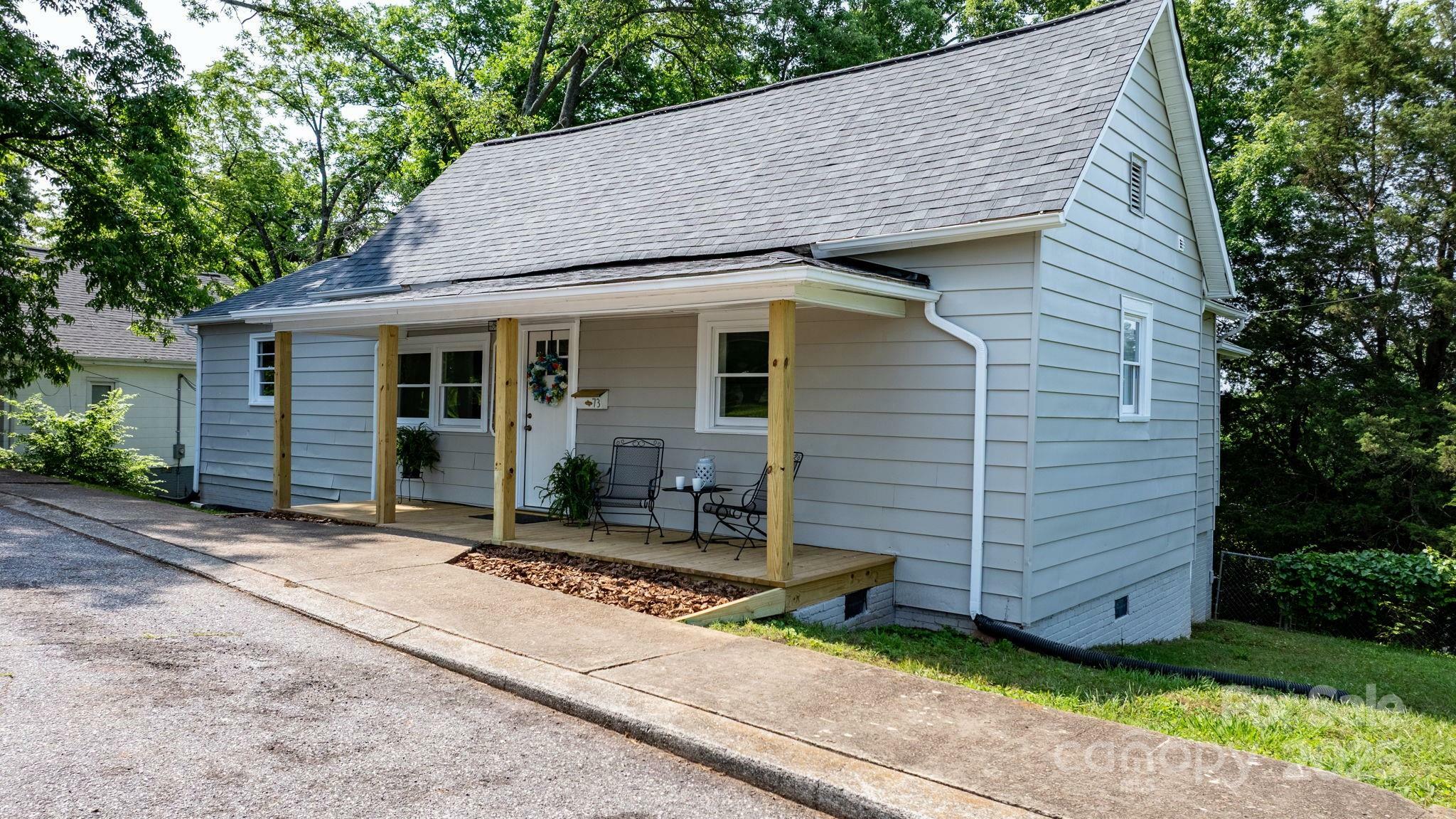 Property Photo: 73 20th Avenue SW NC 28602