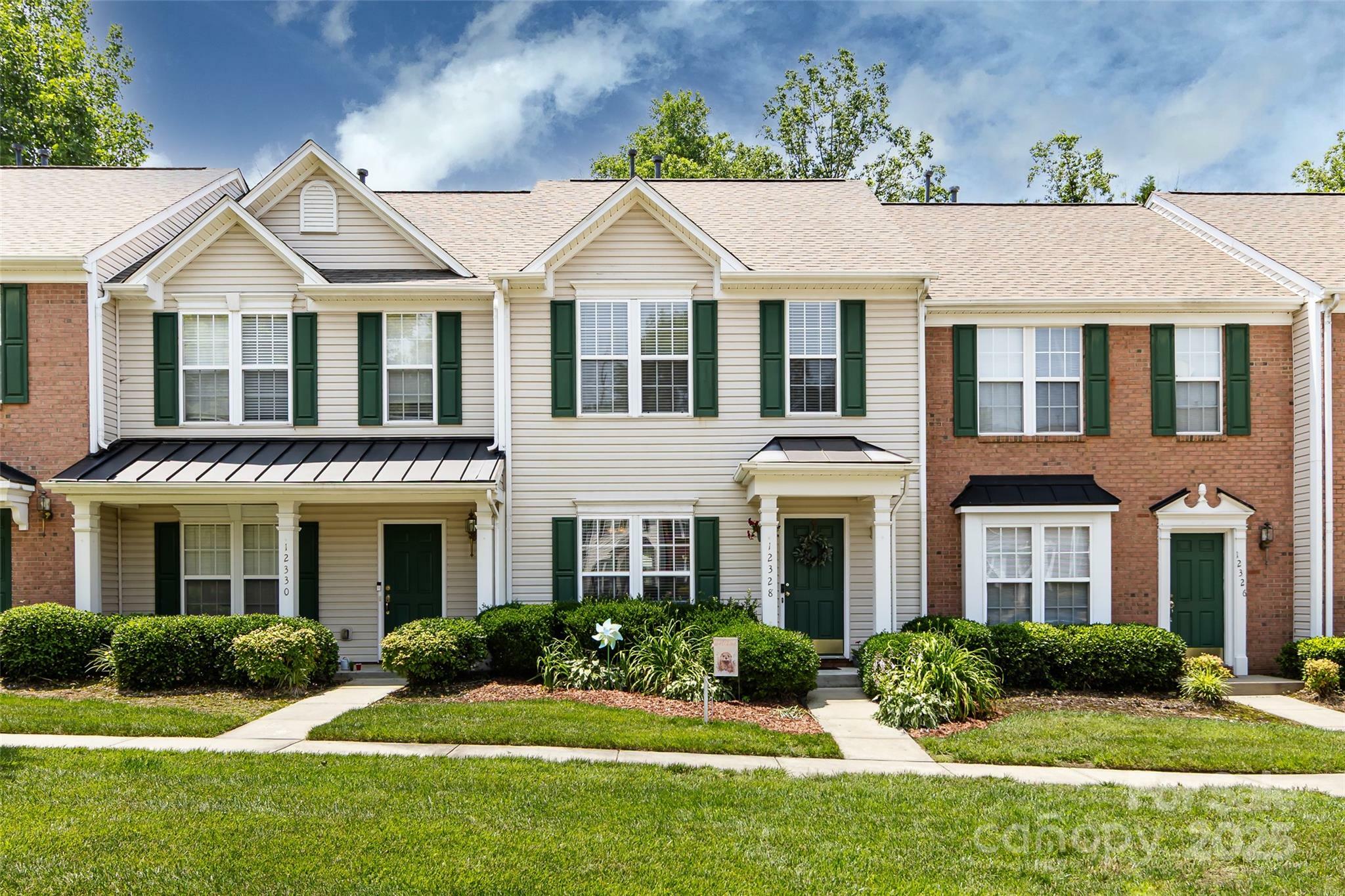 Property Photo: 12328 Jessica Place NC 28269