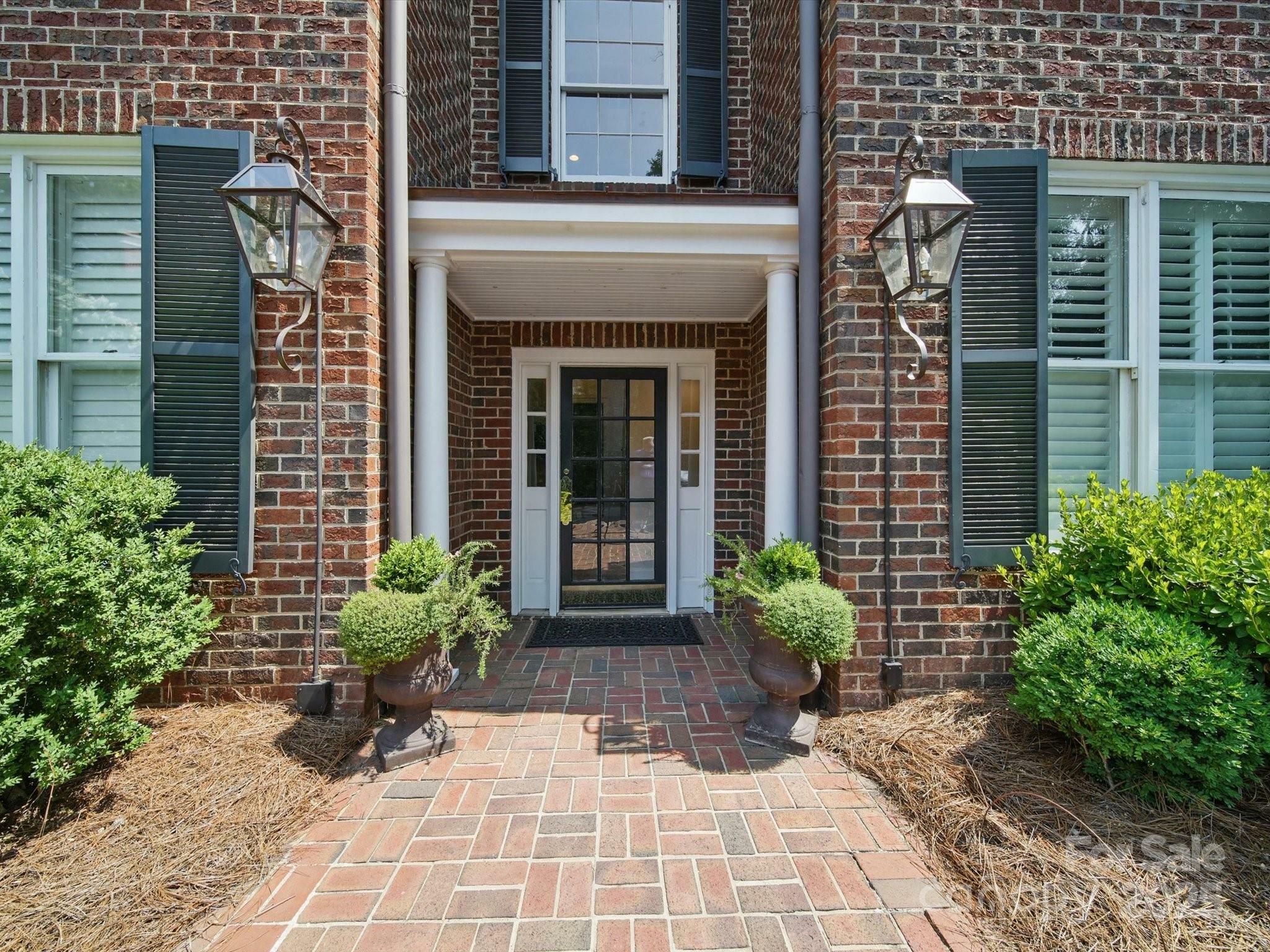Property Photo: 2315 Selwyn Avenue F NC 28207