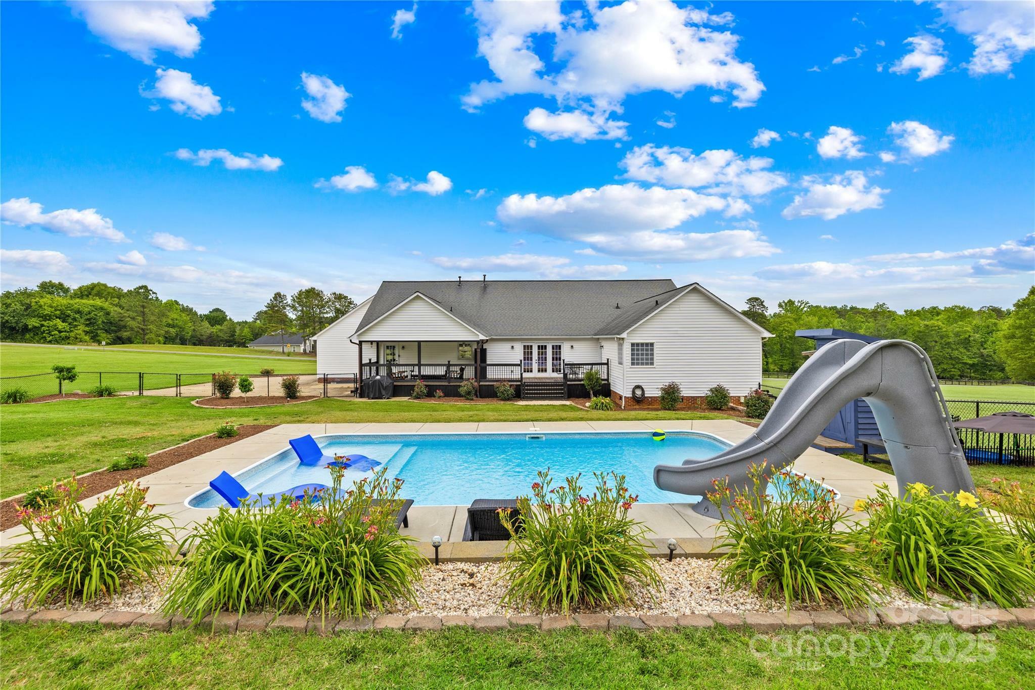Property Photo: 106 Laren Road NC 28152