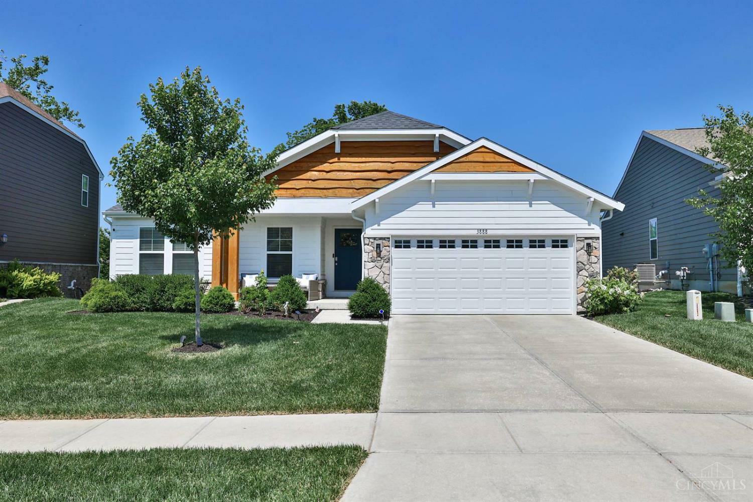 Property Photo: 3888 Kippling Crossing OH 45245