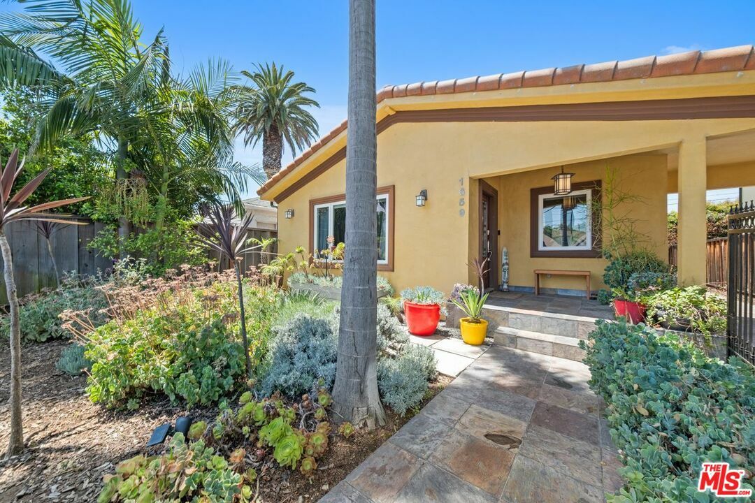 Property Photo: 1659 Ellsmere Ave CA 90019