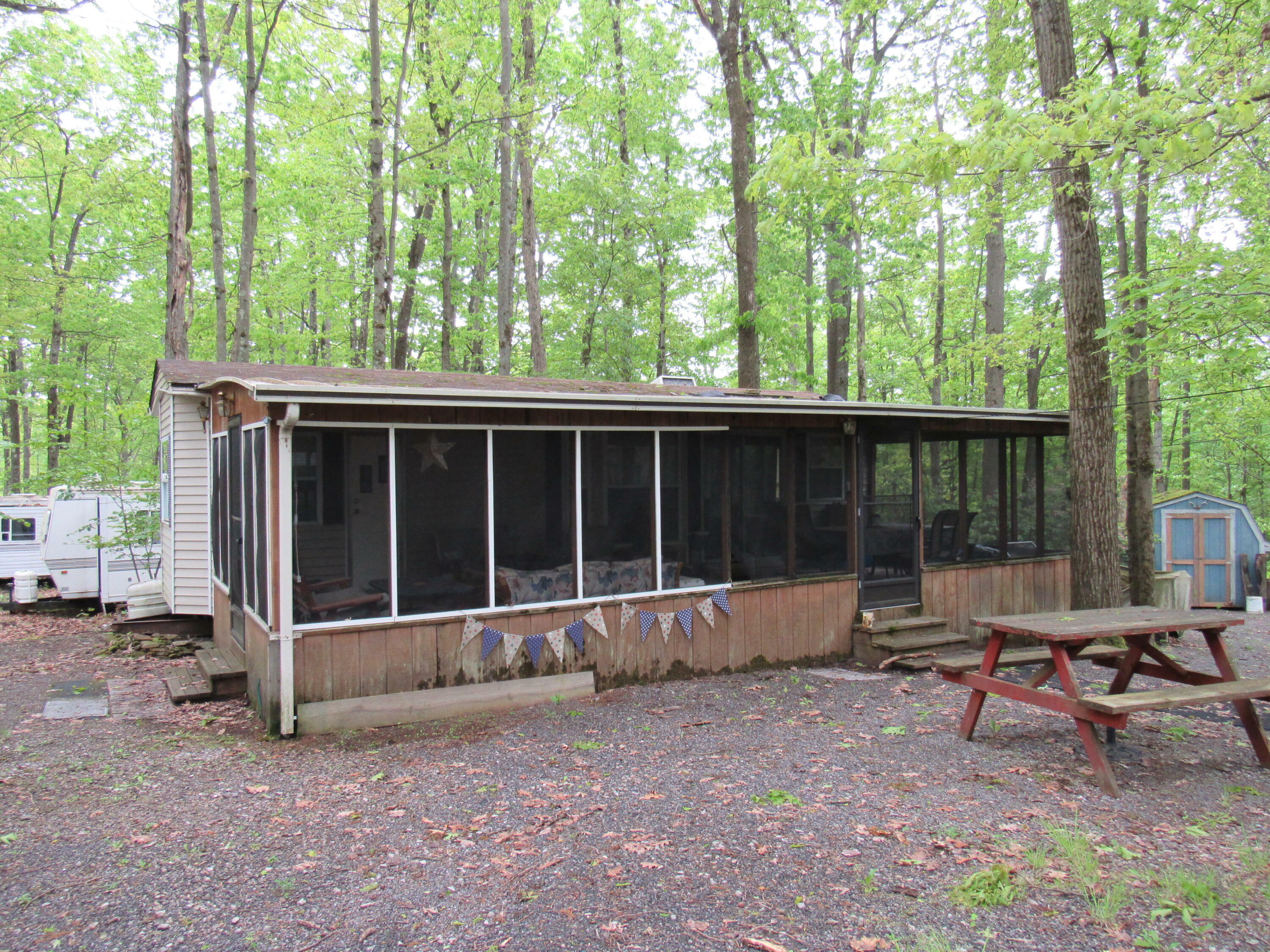Property Photo: 129 Dolphin Head Rd PA 15801