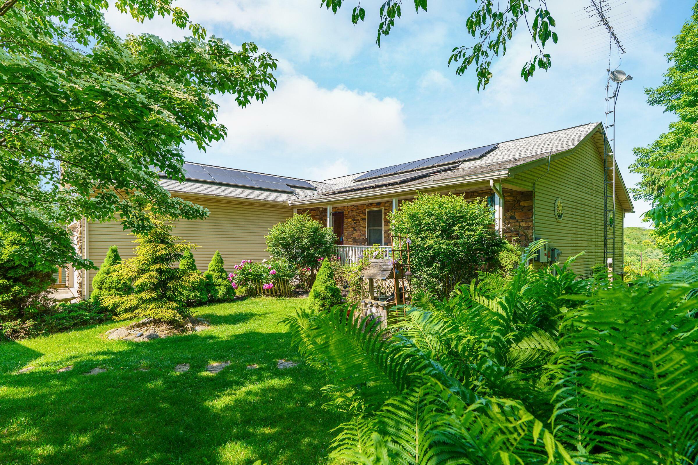 Property Photo: 1708 Apple Valley Drive OH 43028