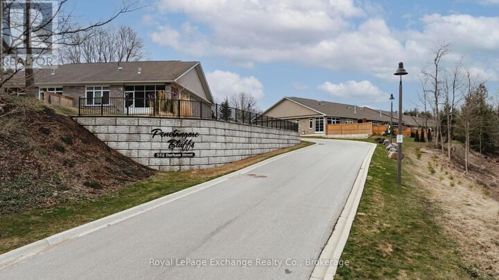 Property Photo:  552 Durham Street 14  ON N2Z 0G5 