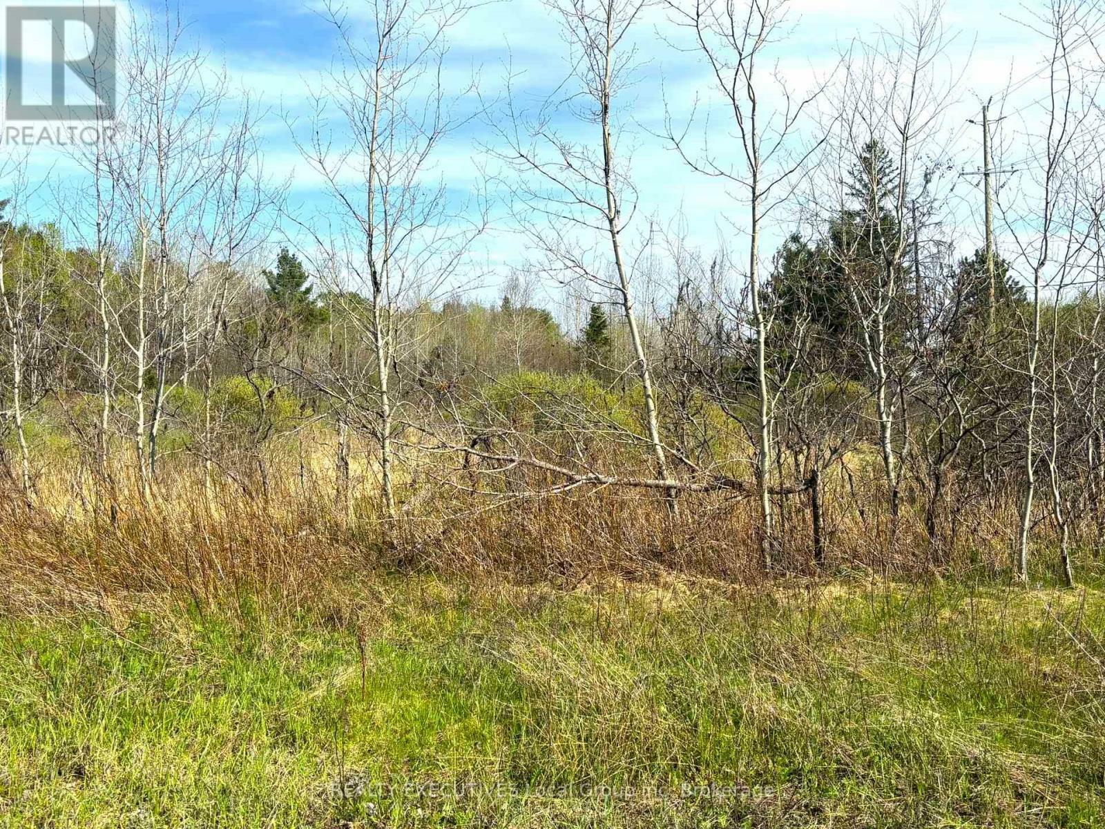 Property Photo:  18 Pinewood Park Drive  ON P1B 8Z4 