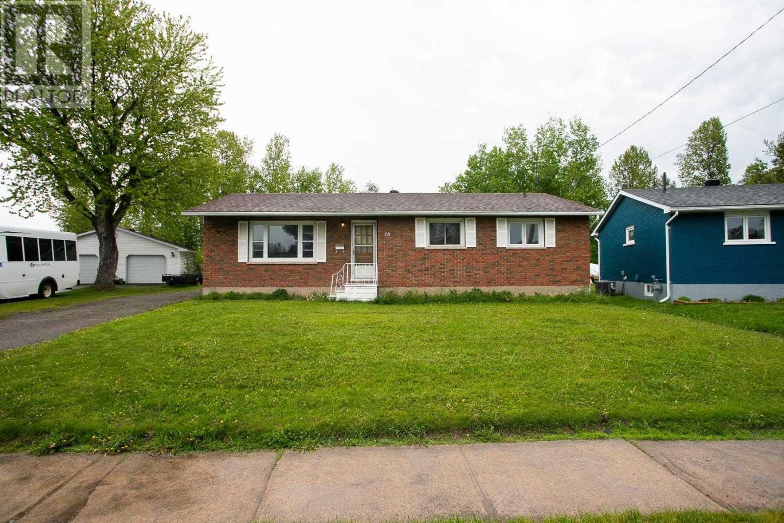 Property Photo: 78 Arden St ON P6C 5K4