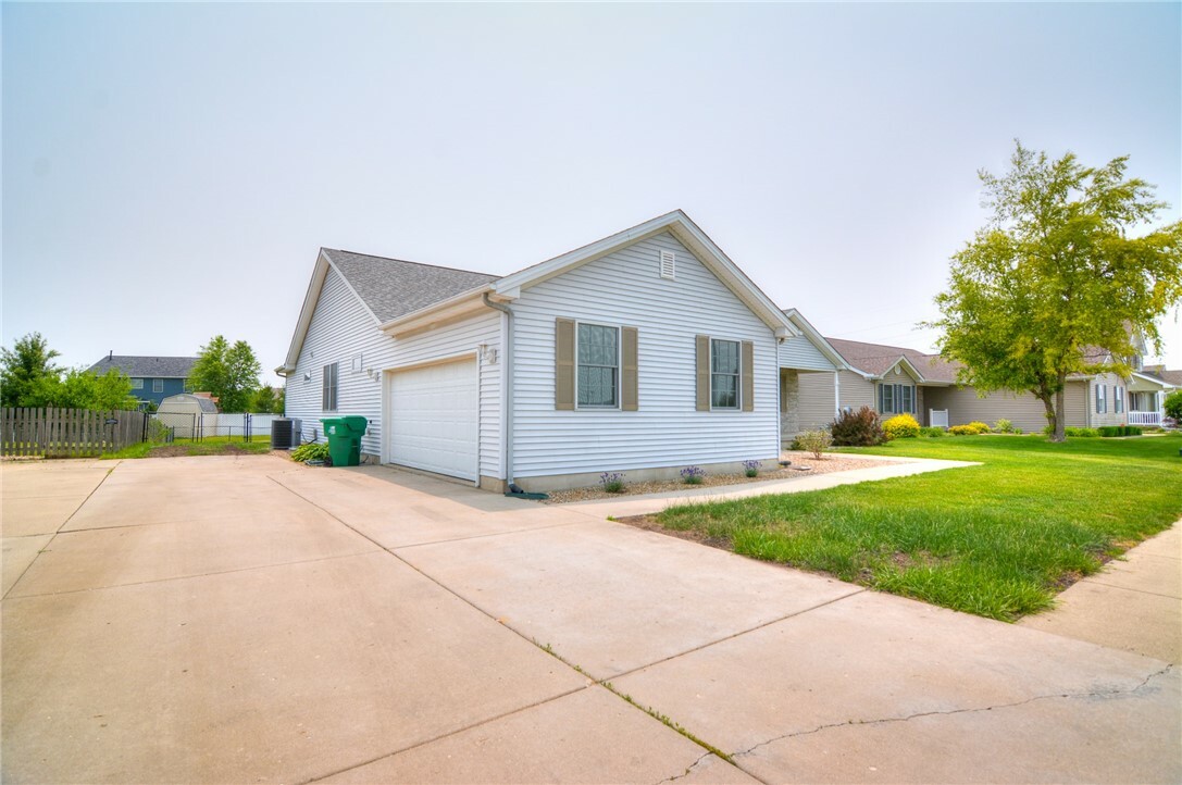 Property Photo: 957 Forsyth Road IL 62535