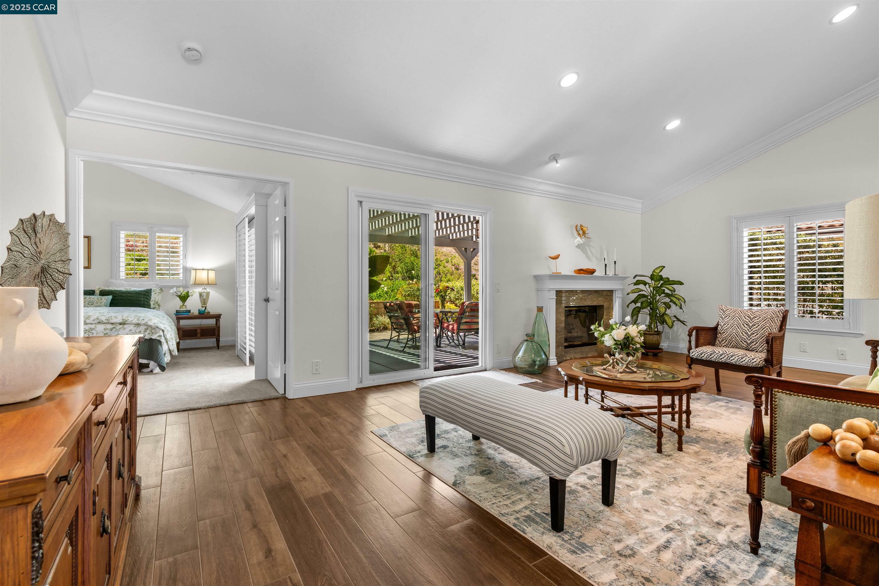 Property Photo:  6488 San Como Ln  CA 93012 