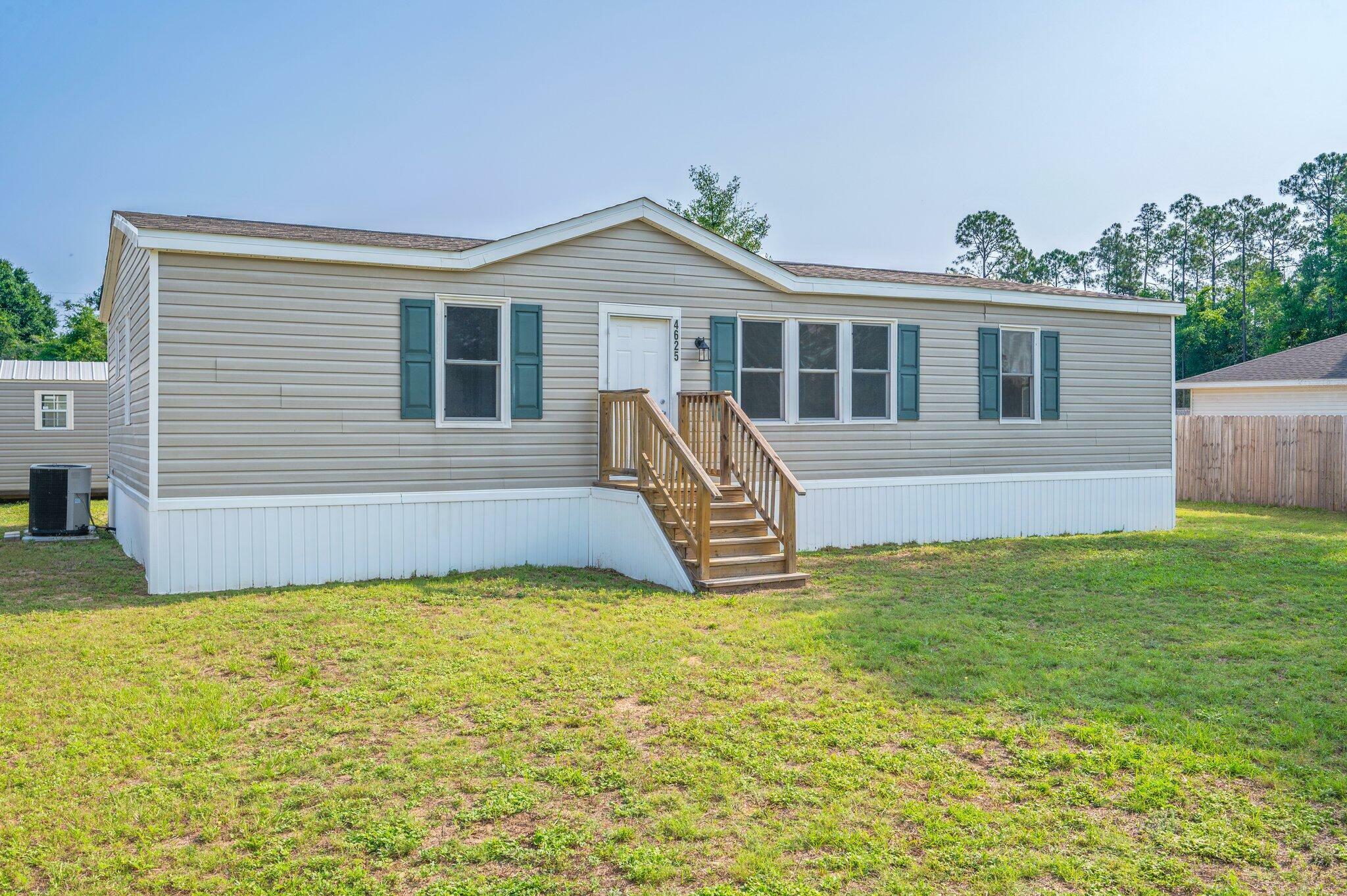 Property Photo: 4625 Canary Way FL 32539