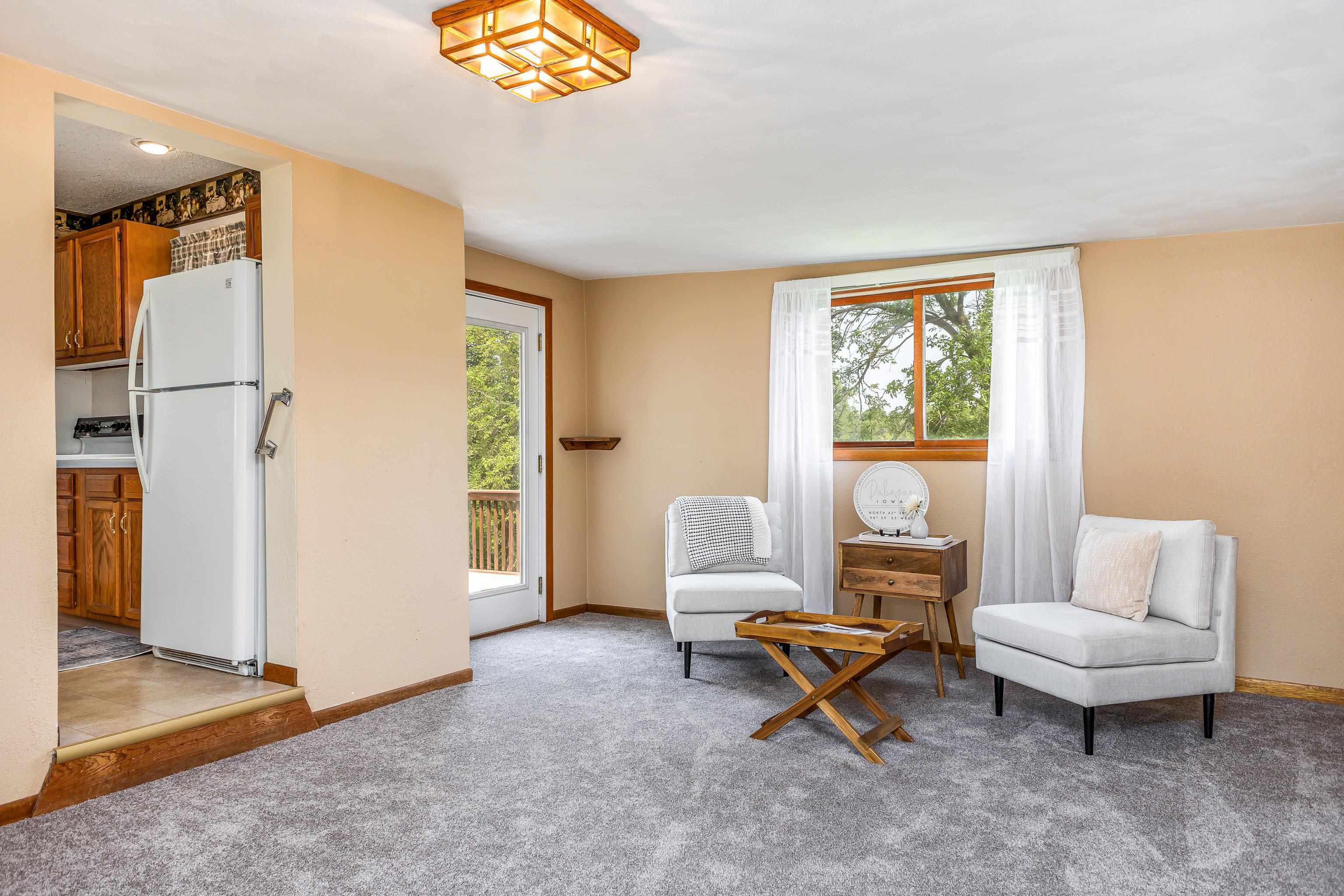 Property Photo: 1165 Oak Street IA 52003