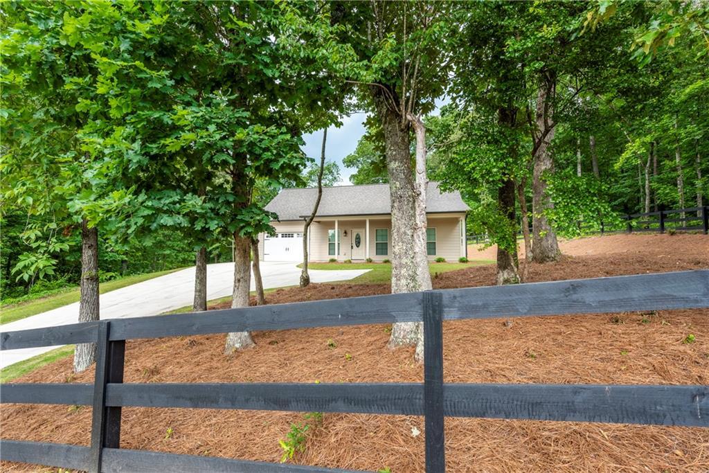 Property Photo: 1960 York Drive GA 30114