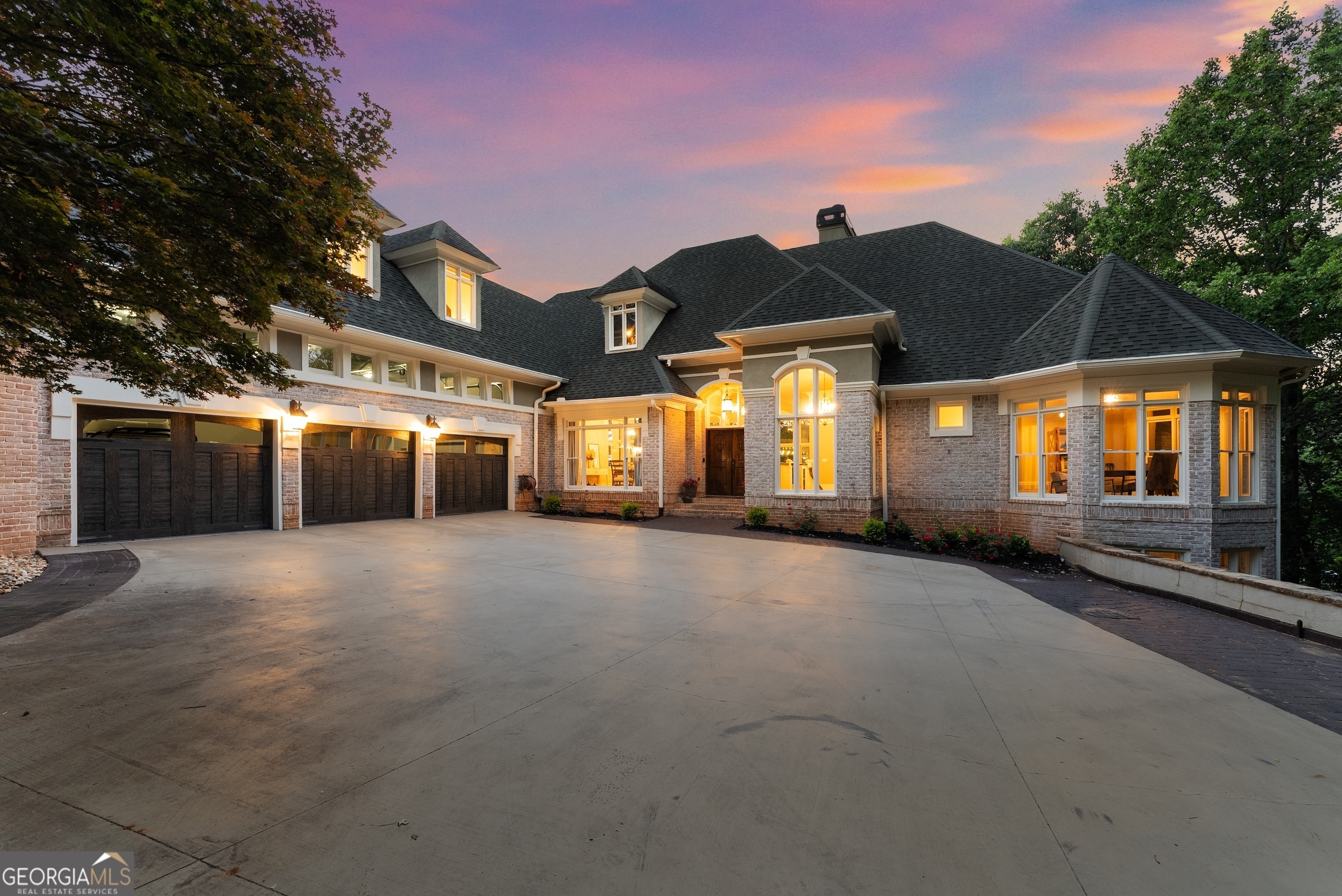 Property Photo: 5610 Point West Drive GA 30566