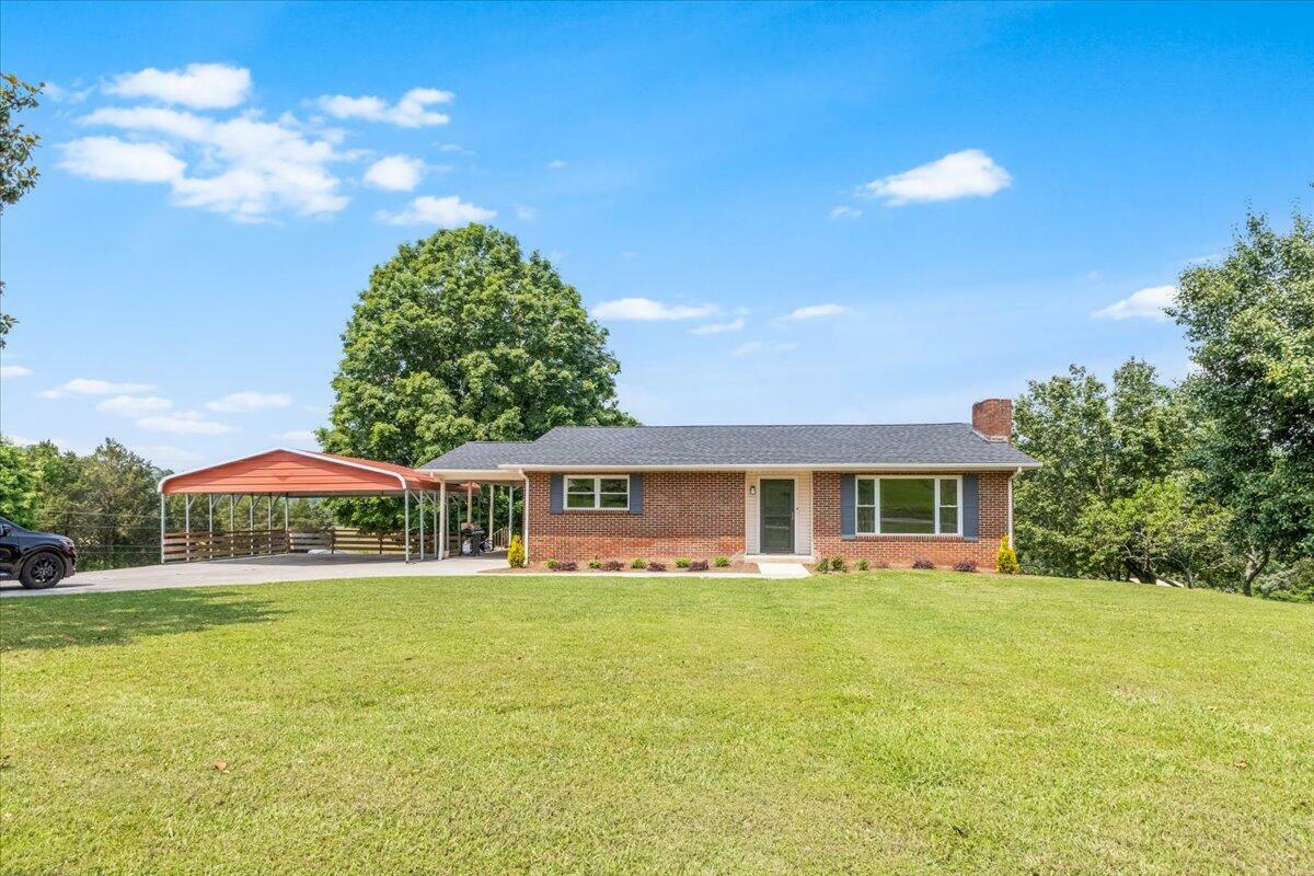 Property Photo:  261 County Road 265  TN 37826 