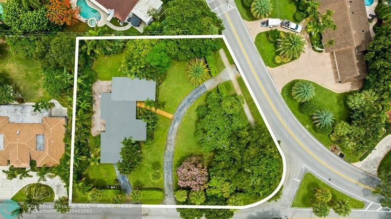 Property Photo: 2215 NE 27th St FL 33064
