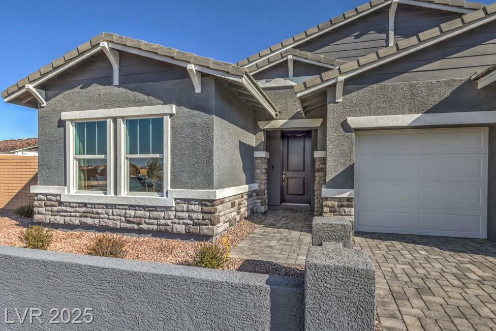 Property Photo: 1039 Forest Falcon Drive NV 89011