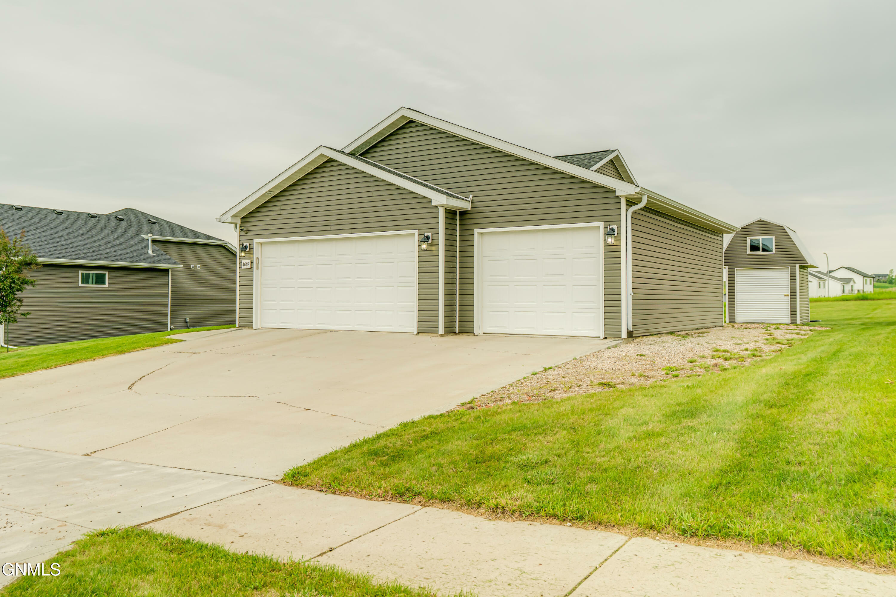 Property Photo: 4602 Crown Point Road NW ND 58554
