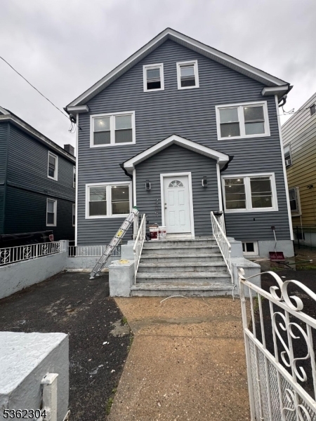 Property Photo: 1056 Kilsyth Rd 1L NJ 07208