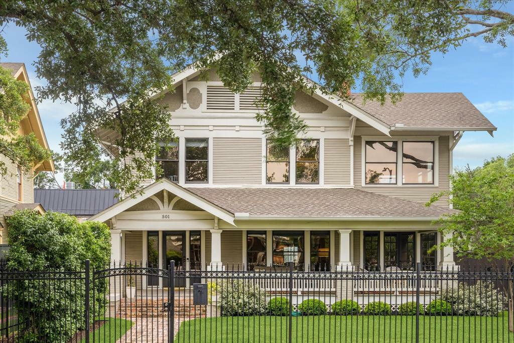 Property Photo: 501 Avondale Street TX 77006