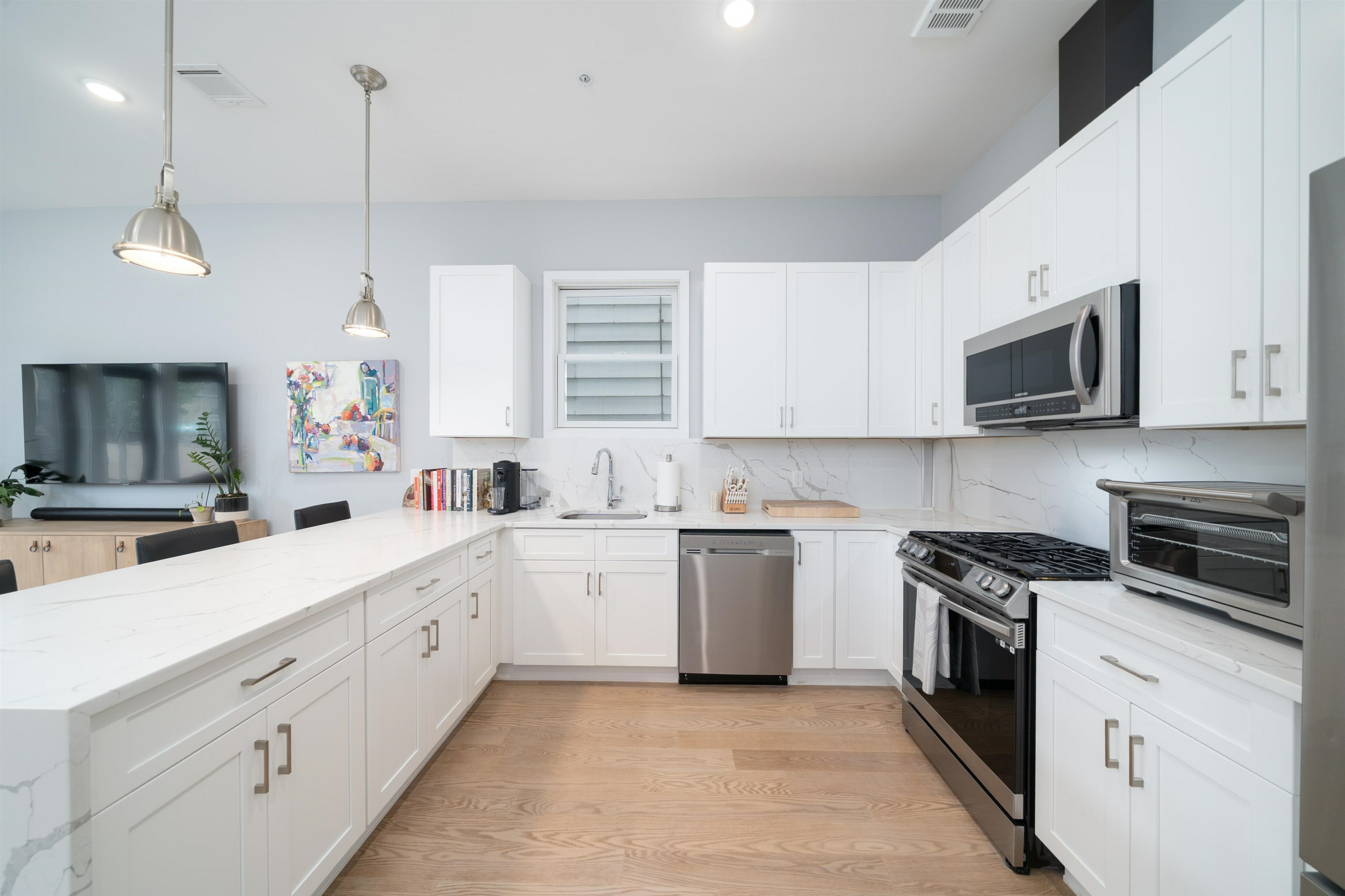 Property Photo:  84 Ferry St 2  NJ 07307 