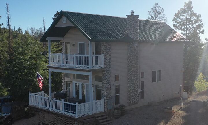 Property Photo:  678 W Ski View Dr  UT 84719 