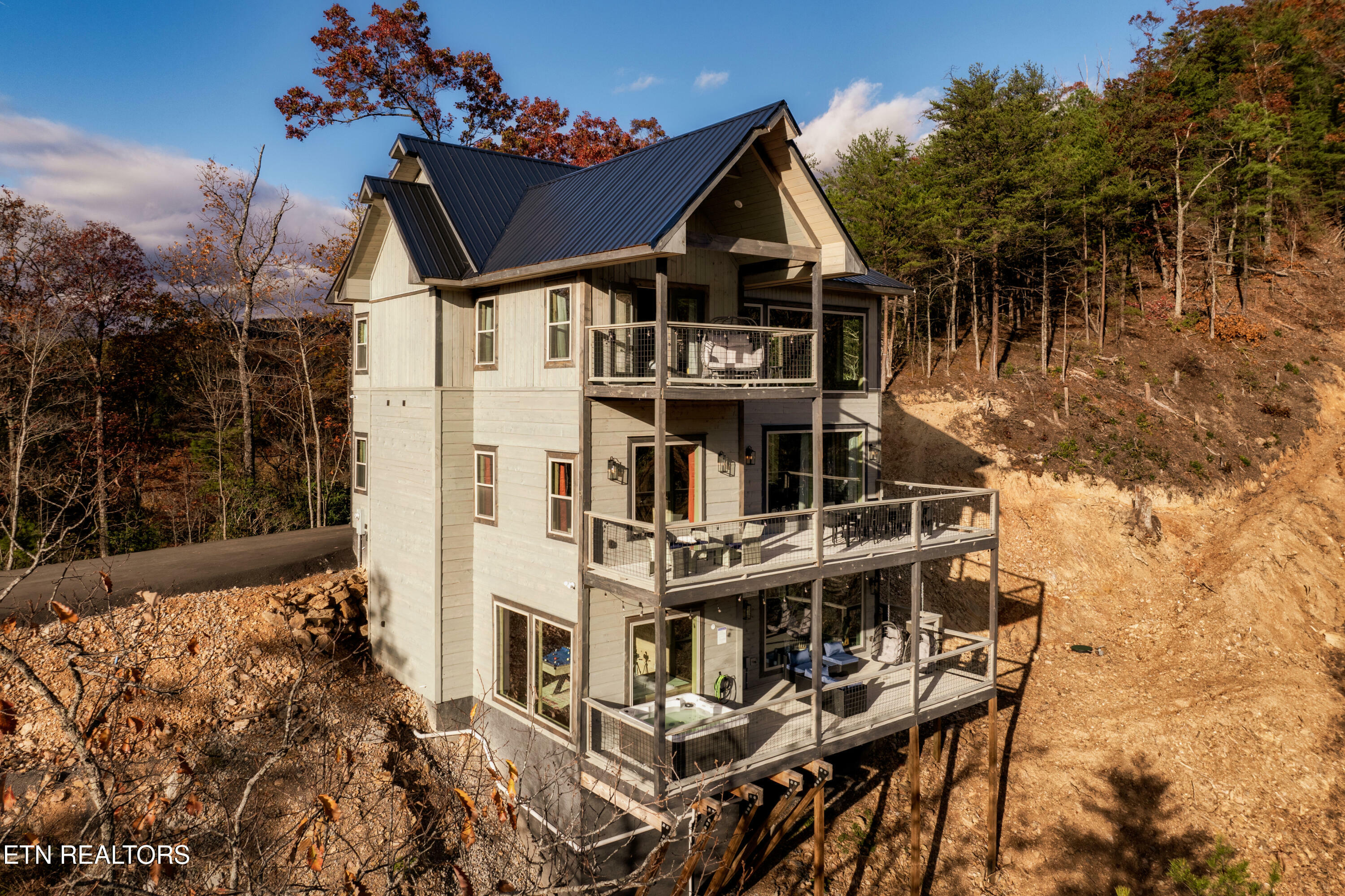Property Photo: 4249 Wolf Hollow Way TN 37862