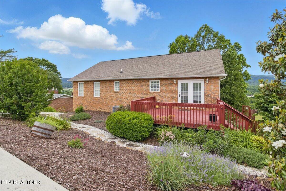 Property Photo: 262 Cresent St TN 37752