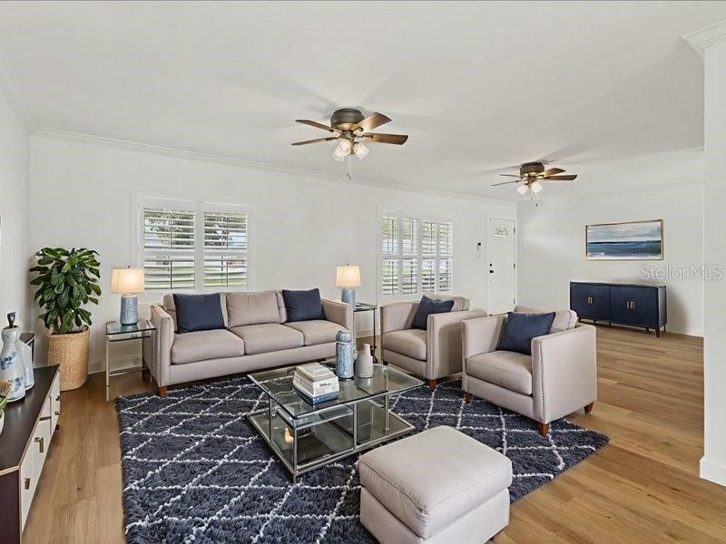 Property Photo:  3328 Kingswood Drive  FL 34232 