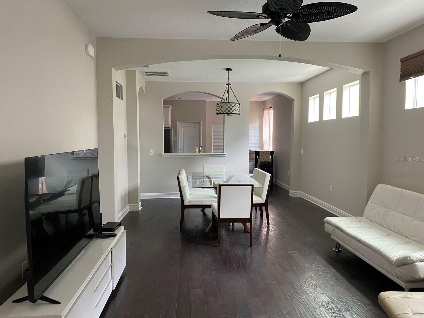 Property Photo: 809 N Oregon Avenue FL 33606